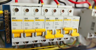 Монтаж УЗО - установка по доступной цене от 370 руб в Ртищево от ЭлектроРтщ